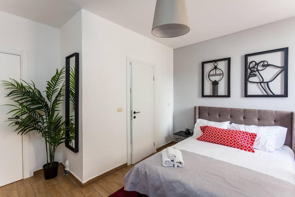 Perfectly Located Studio, Seaview, 2 Min To Sea! #6 Appartamento Tel Aviv Esterno foto